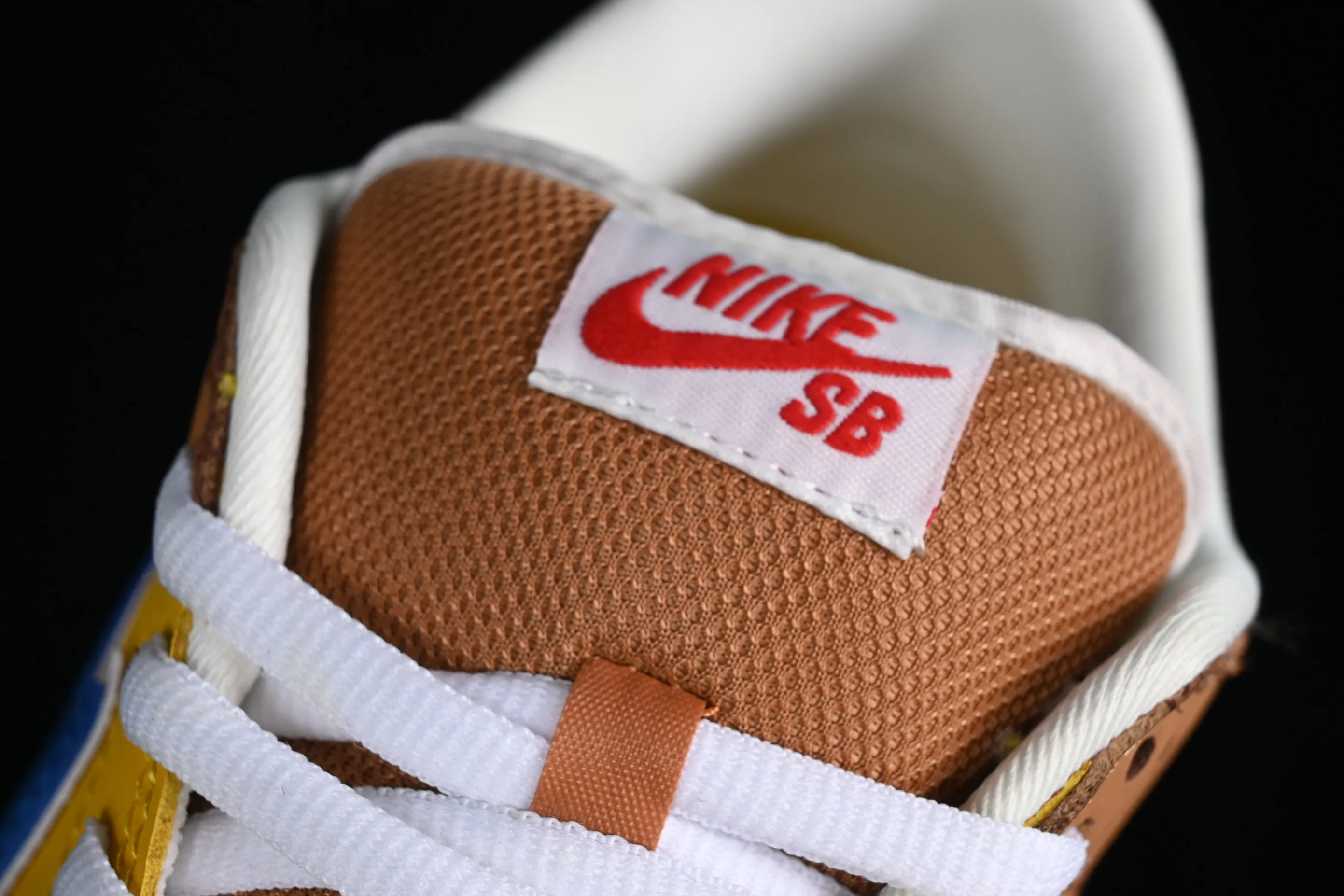 All categories Nk SB Dunk Series Nk SB Dunk Low Low-top skate shoes Nk Dunk Low "Newcastle Brown Ale" TS same style "Yellow Beer" ultra-limited color matching Newcastle Low-top skate shoes 313170-741